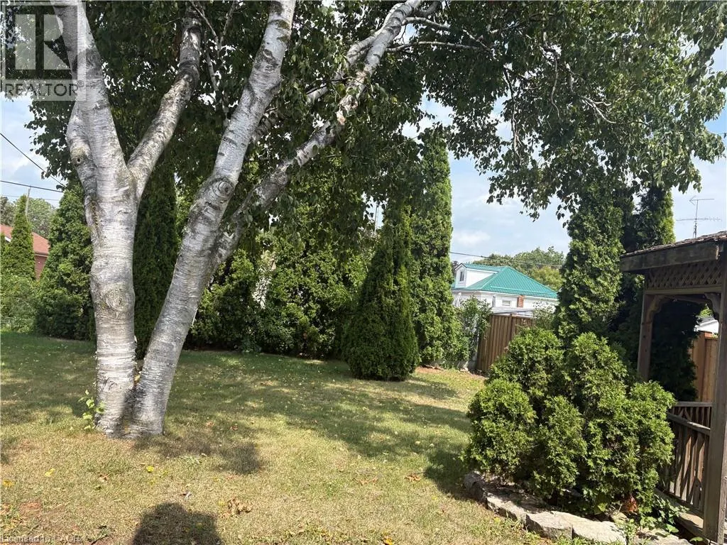 17 HUFF Avenue