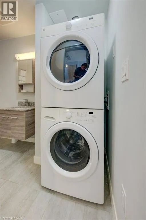 318 SPRUCE Street Unit# 1203, #1203
