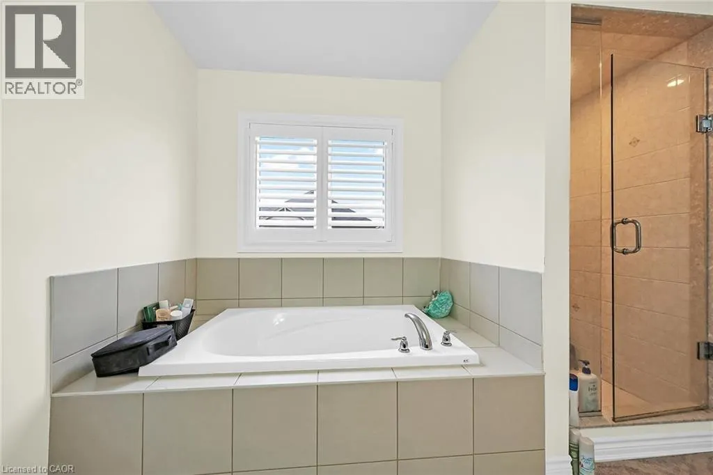 3 ALDGATE Avenue