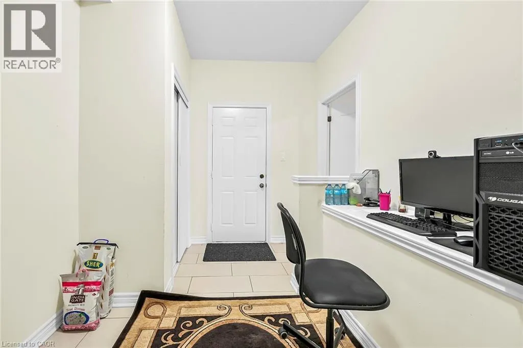 3 ALDGATE Avenue