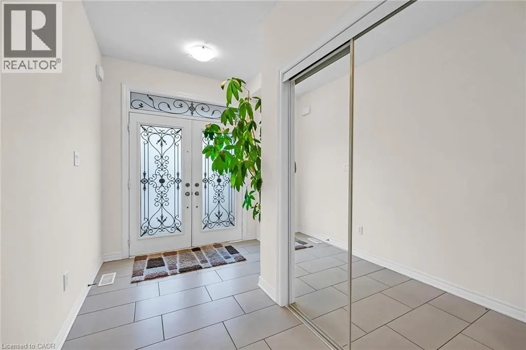 3 ALDGATE Avenue