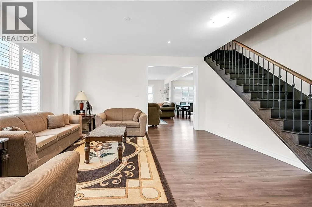 3 ALDGATE Avenue
