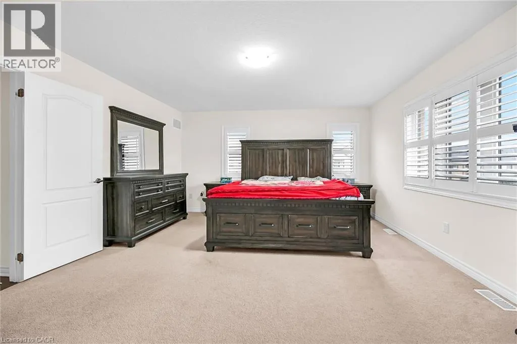 3 ALDGATE Avenue