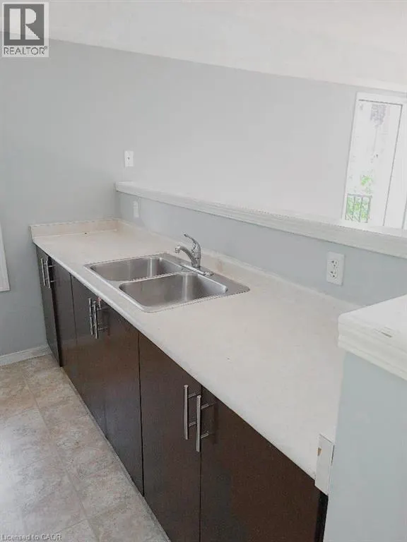 91 DIXON Street Unit# 4, #4