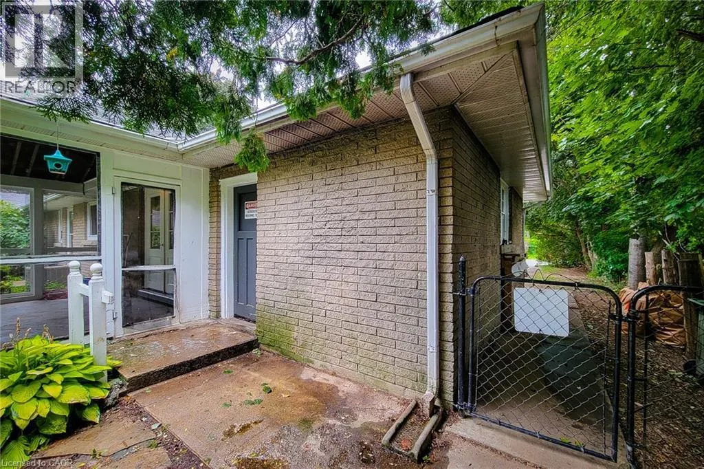 371 ROBINA Road