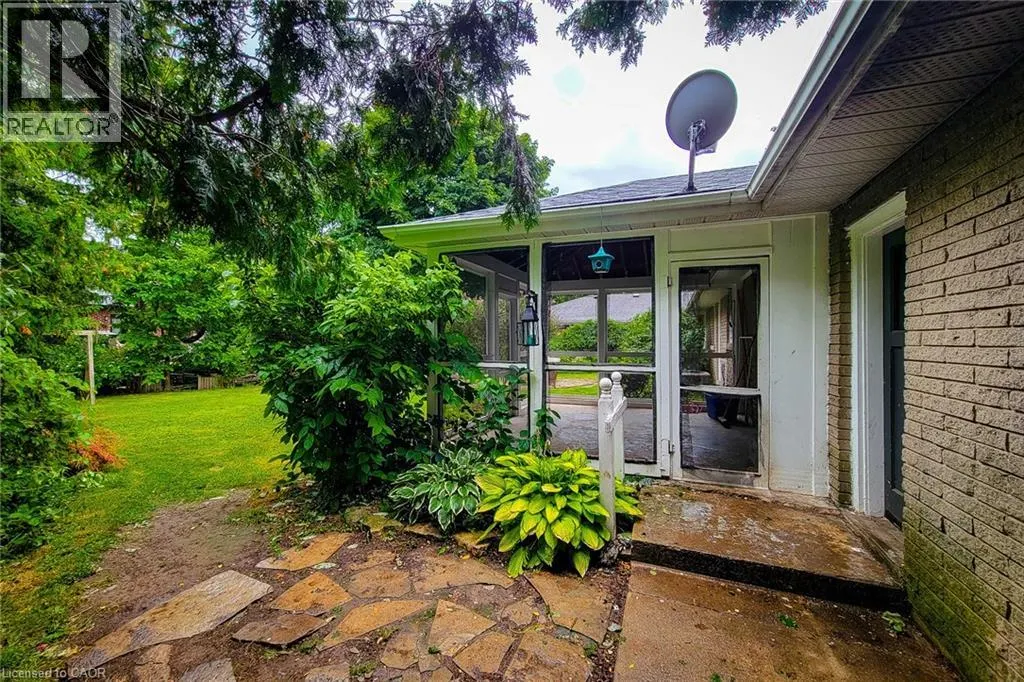371 ROBINA Road