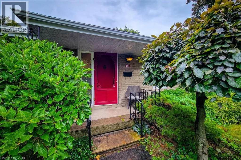 371 ROBINA Road