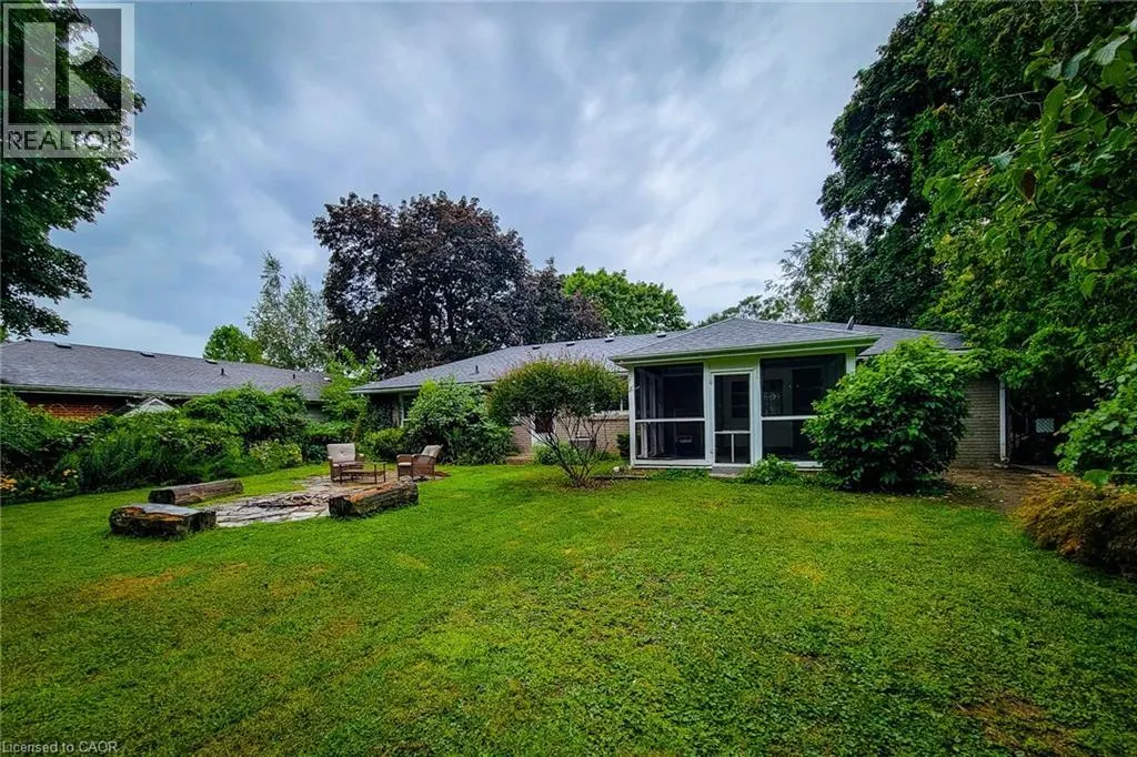 371 ROBINA Road