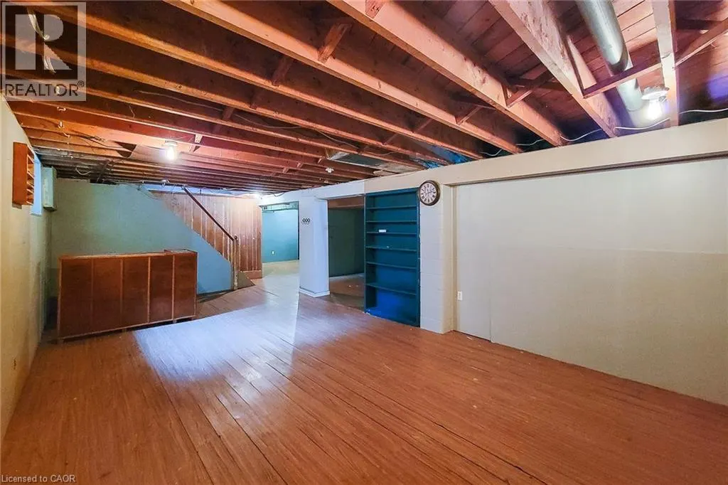 371 ROBINA Road
