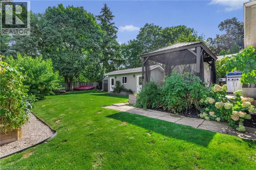 11 FLYNN Avenue