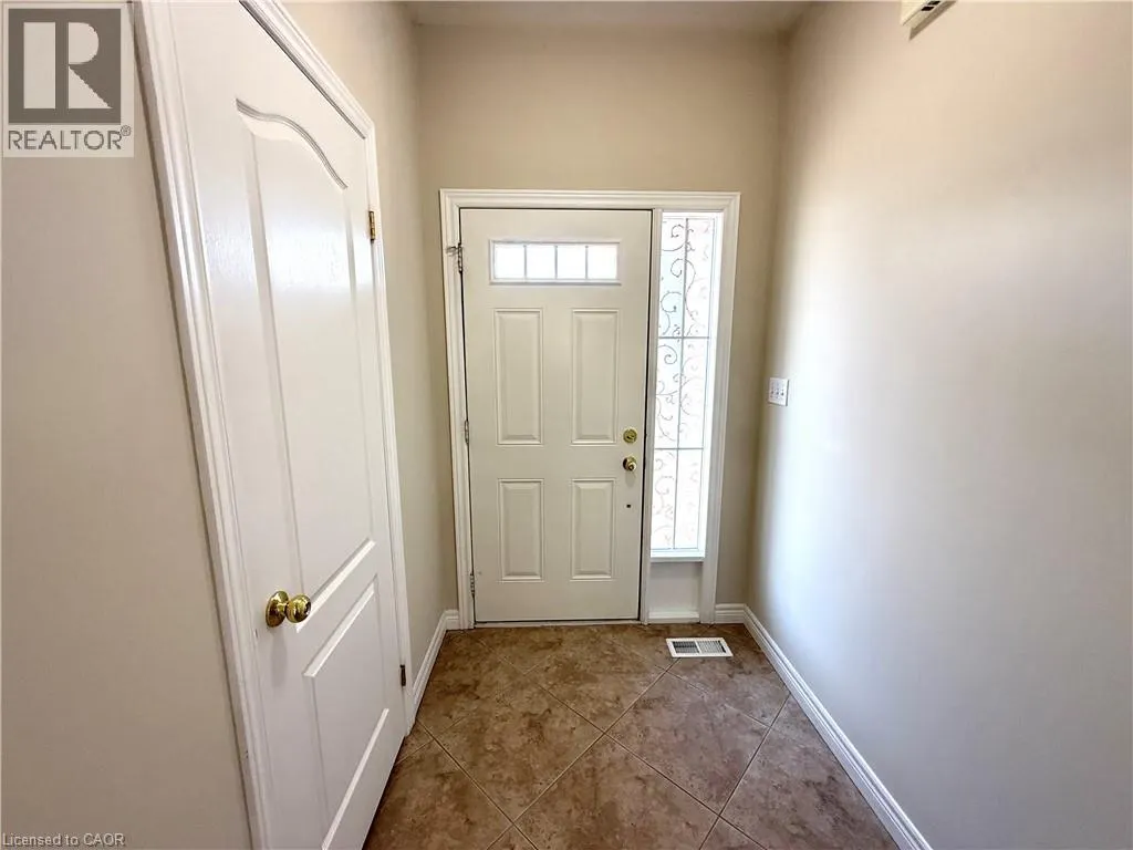 92 MARINA POINT Crescent