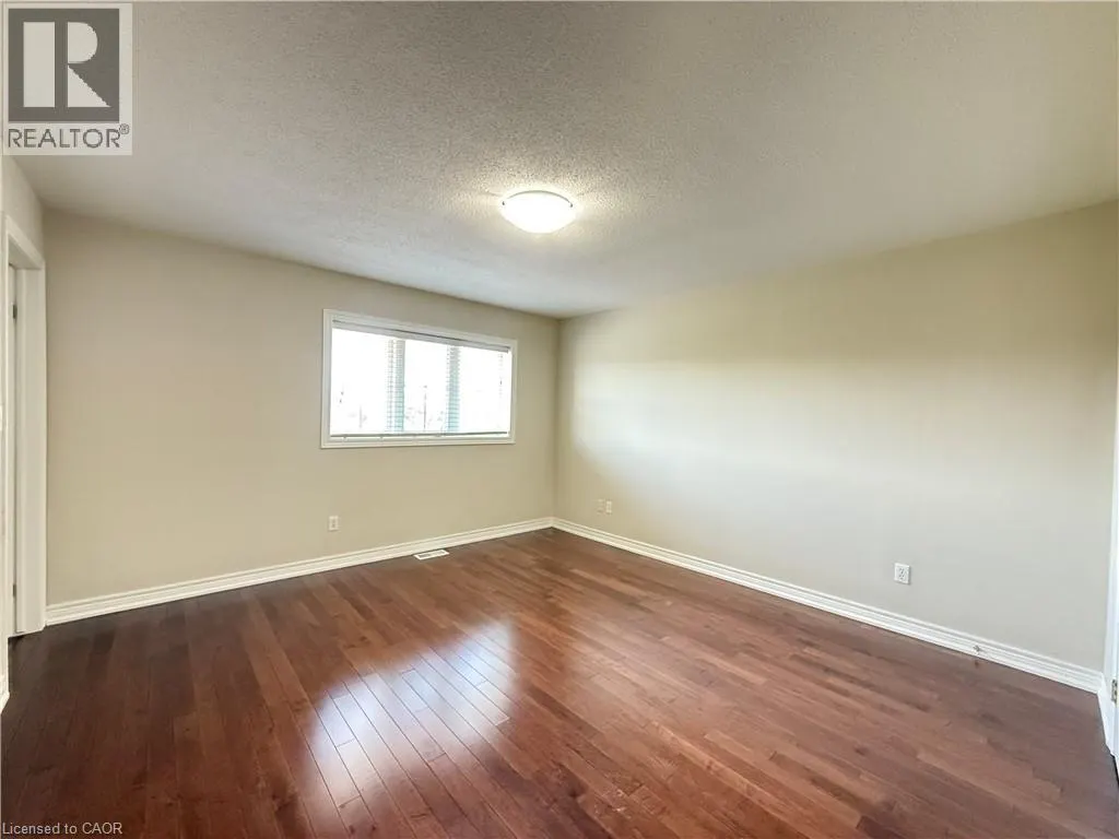 92 MARINA POINT Crescent
