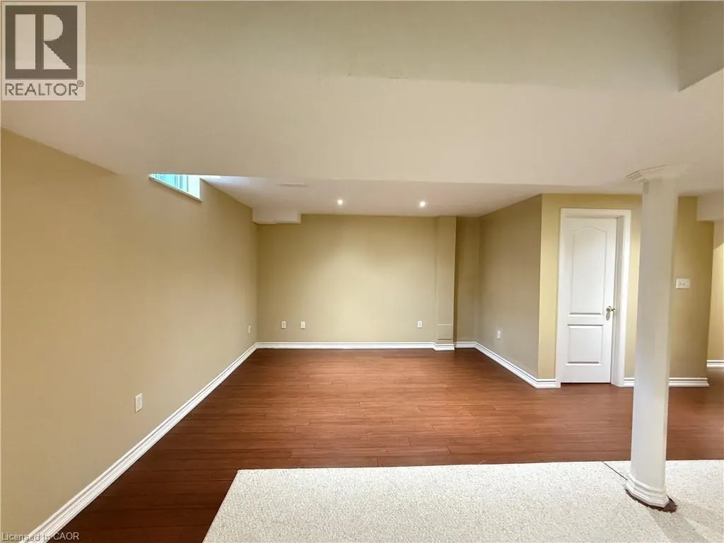 92 MARINA POINT Crescent