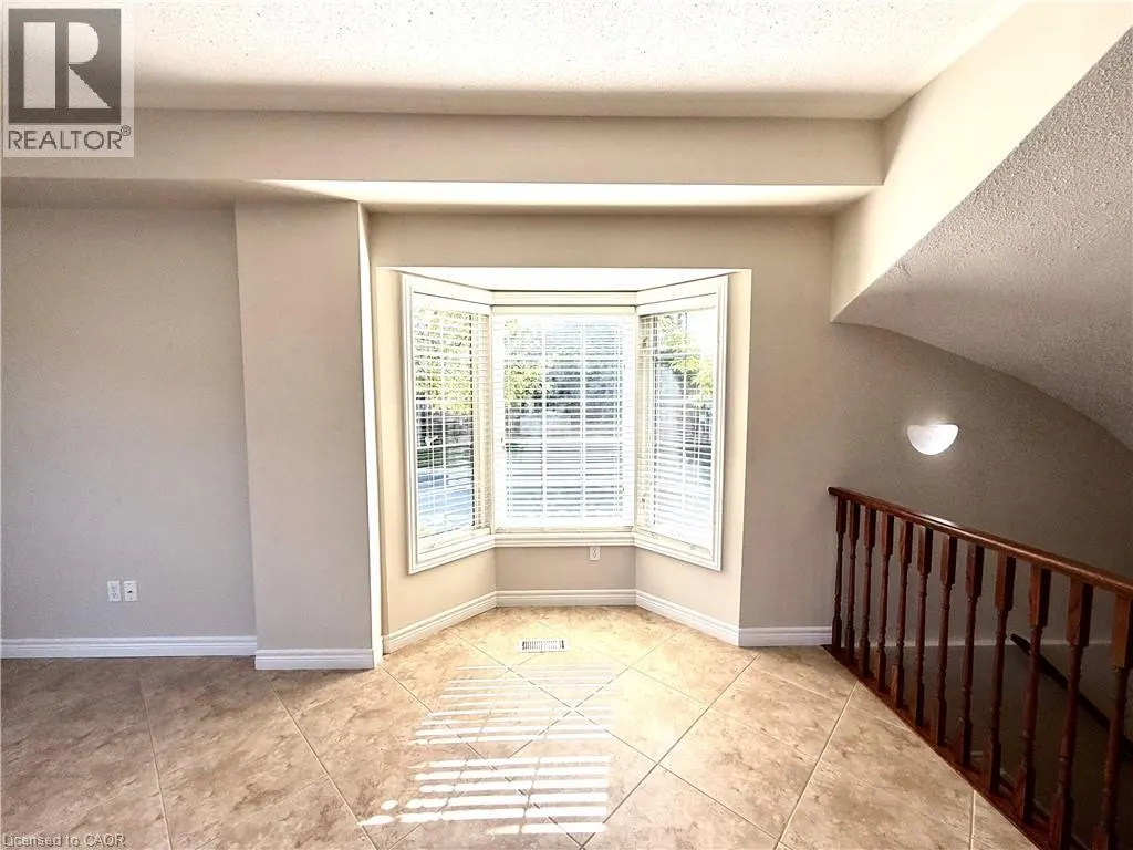 92 MARINA POINT Crescent