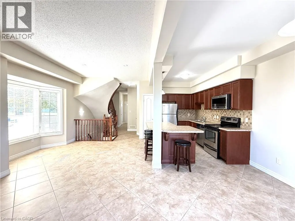 92 MARINA POINT Crescent