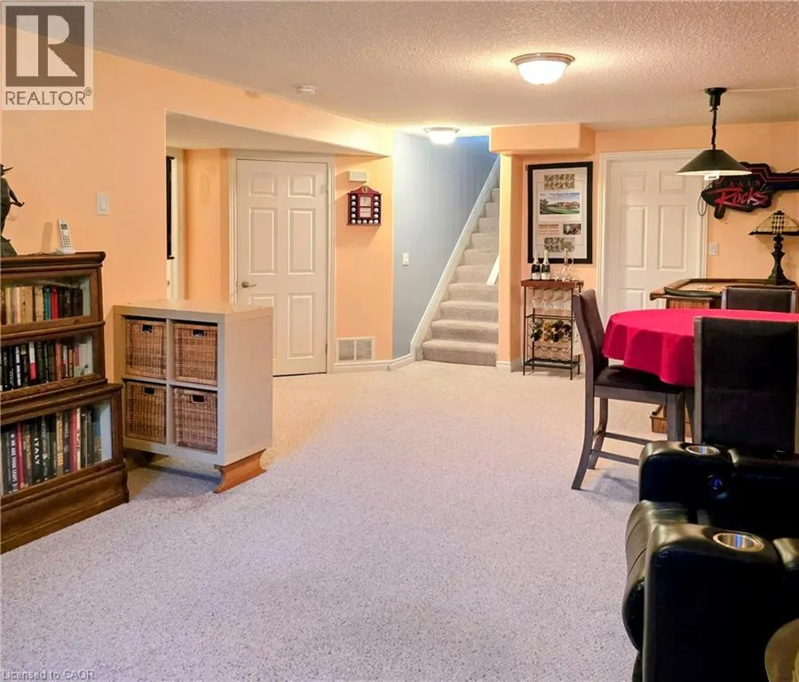 20 ISHERWOOD Avenue Unit# 116, #116