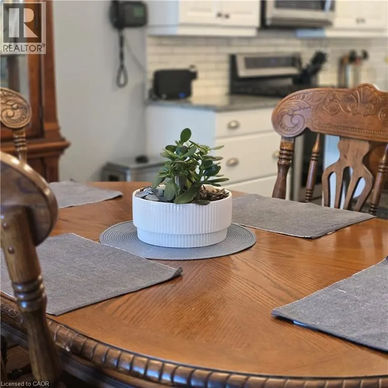 20 ISHERWOOD Avenue Unit# 116, #116