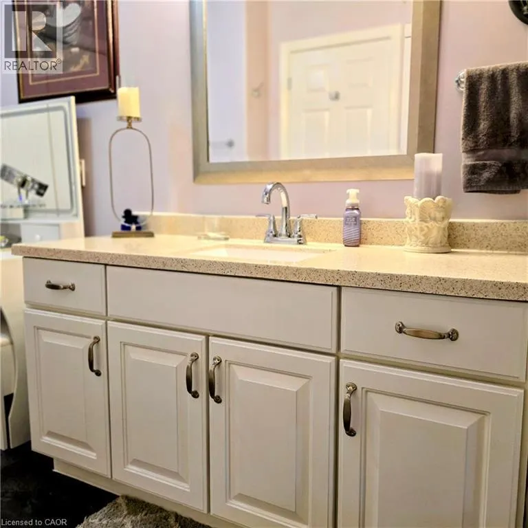 20 ISHERWOOD Avenue Unit# 116, #116