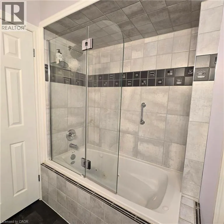 20 ISHERWOOD Avenue Unit# 116, #116