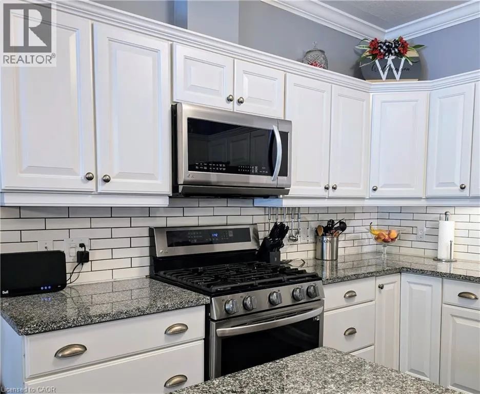 20 ISHERWOOD Avenue Unit# 116, #116