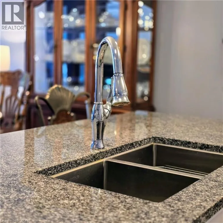 20 ISHERWOOD Avenue Unit# 116, #116