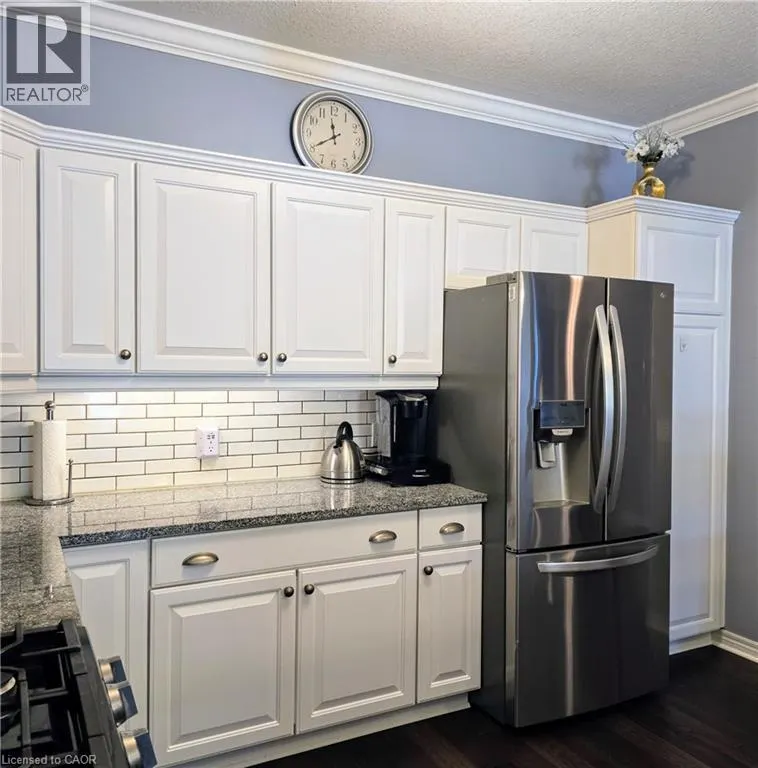 20 ISHERWOOD Avenue Unit# 116, #116