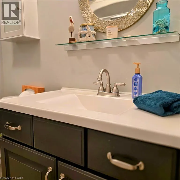 20 ISHERWOOD Avenue Unit# 116, #116