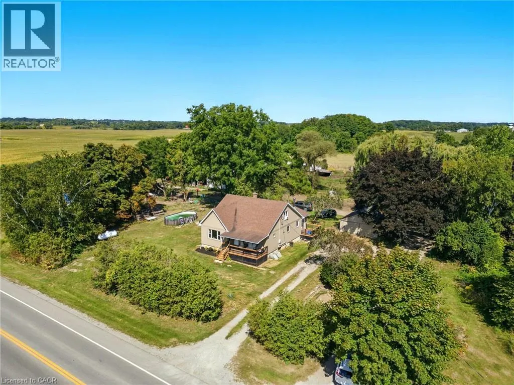 897 THOMPSON Road E