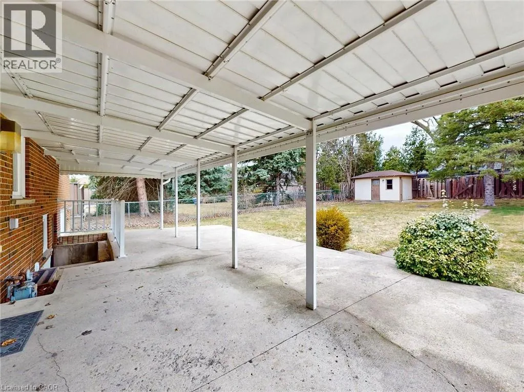 11 MEADOWLAND Gate