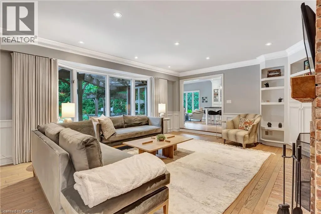 22 DEERPATH Court