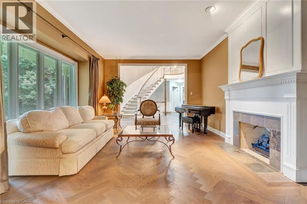 22 DEERPATH Court