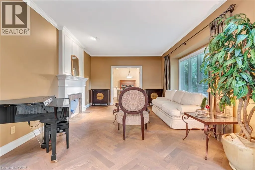 22 DEERPATH Court