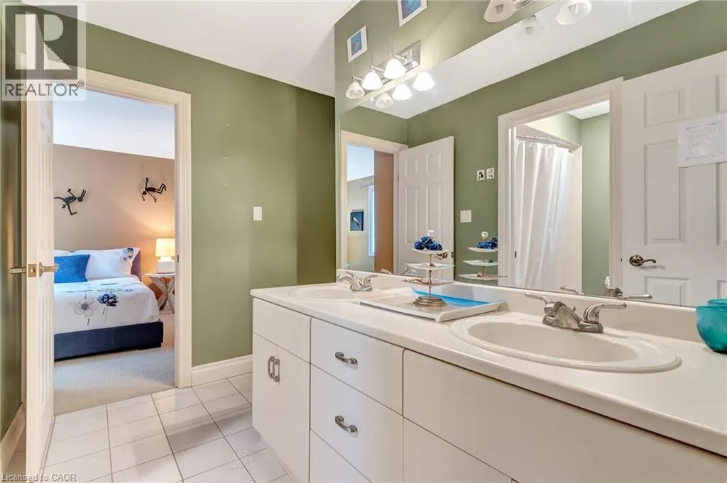22 DEERPATH Court