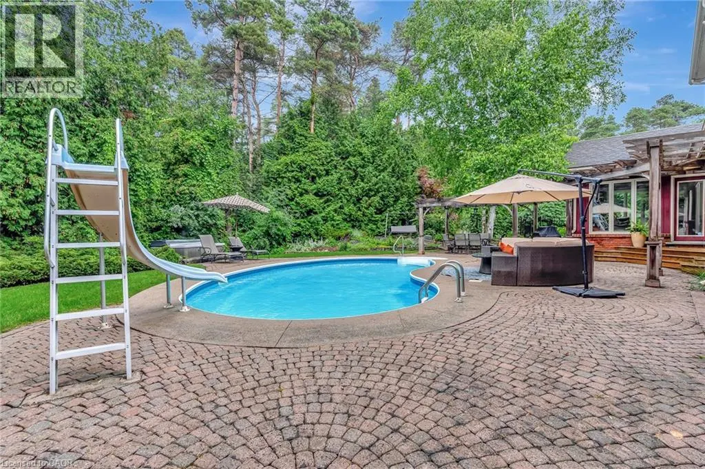 22 DEERPATH Court