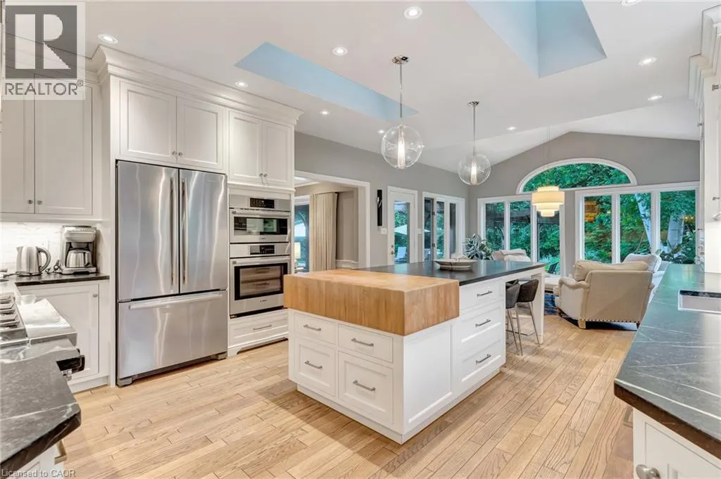 22 DEERPATH Court