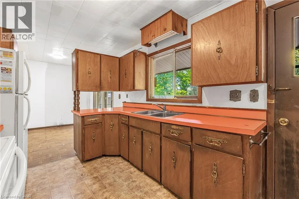 927 WAINFLEET/DUNNVILLE TOWNLINE Road