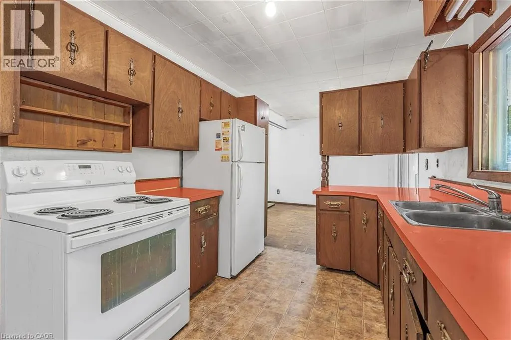 927 WAINFLEET/DUNNVILLE TOWNLINE Road