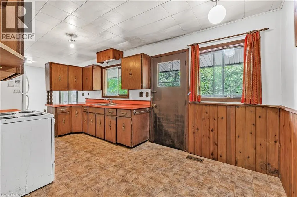 927 WAINFLEET/DUNNVILLE TOWNLINE Road