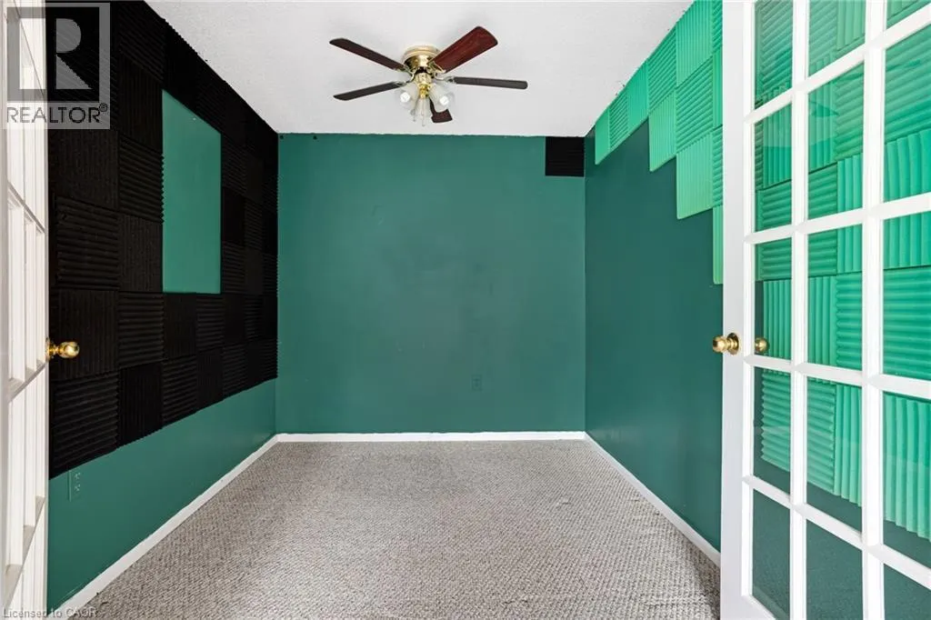 35 GREEN VALLEY Drive Unit# 902, #902