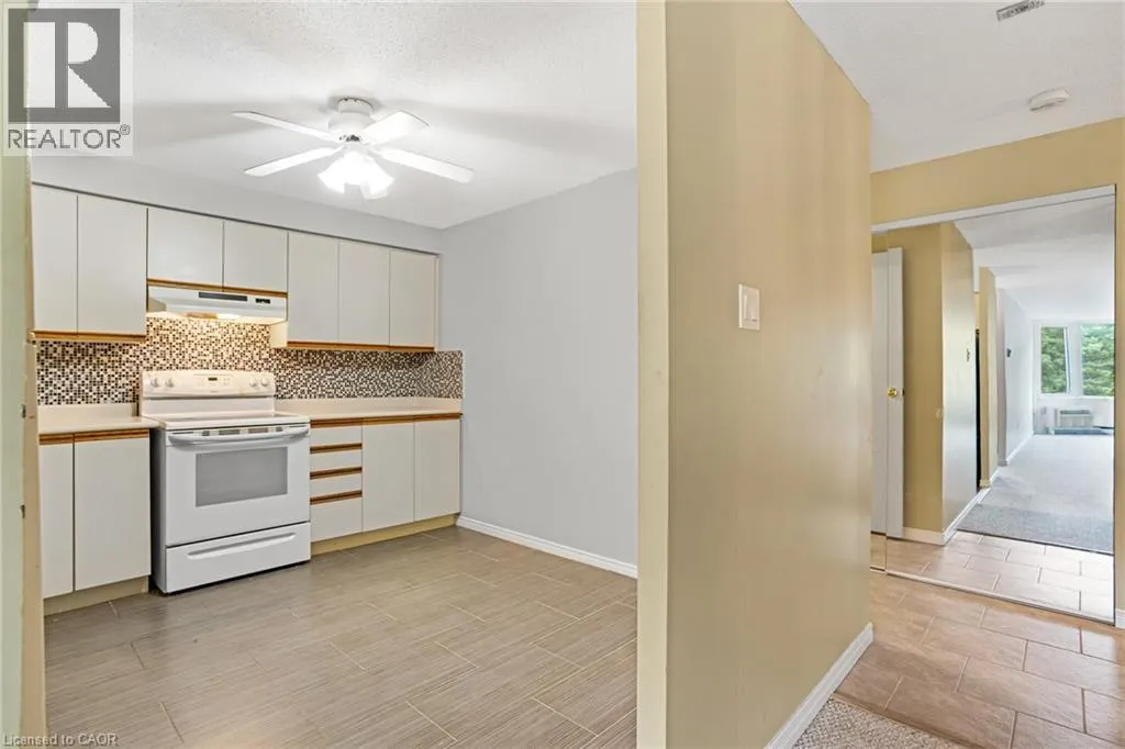 35 GREEN VALLEY Drive Unit# 902, #902