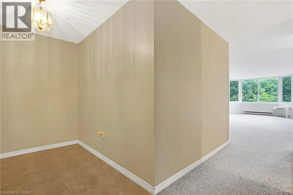 35 GREEN VALLEY Drive Unit# 902, #902