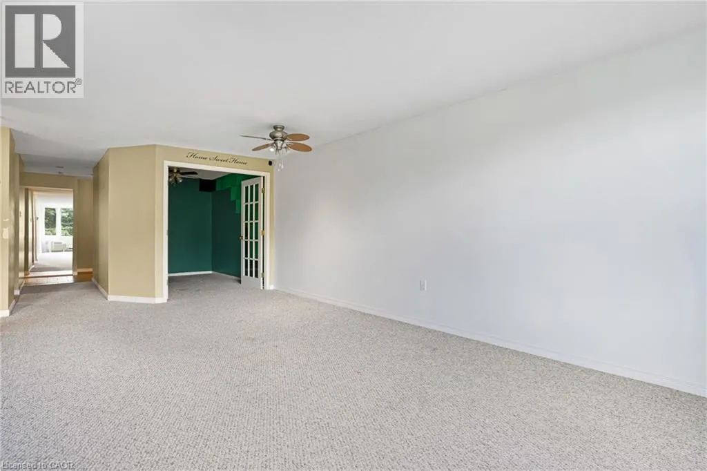 35 GREEN VALLEY Drive Unit# 902, #902