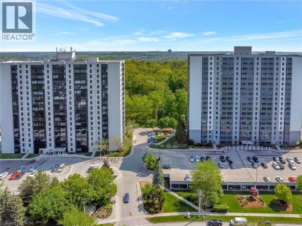 35 GREEN VALLEY Drive Unit# 902, #902