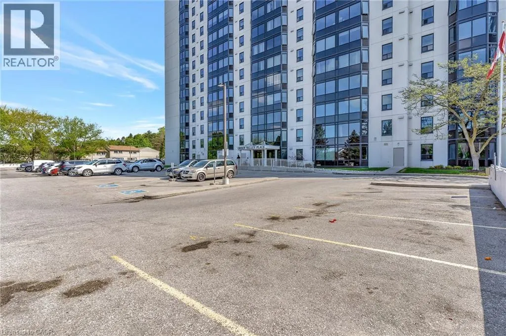 35 GREEN VALLEY Drive Unit# 902, #902