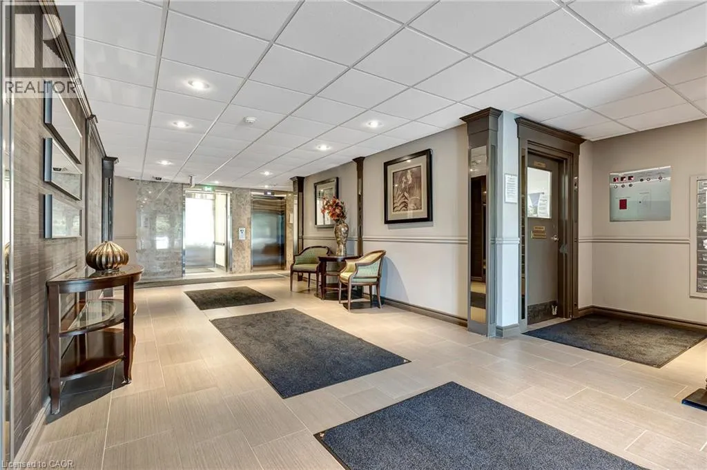 35 GREEN VALLEY Drive Unit# 902, #902