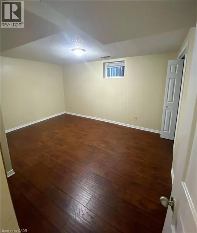 89 ELGIN Street N Unit# B, #B