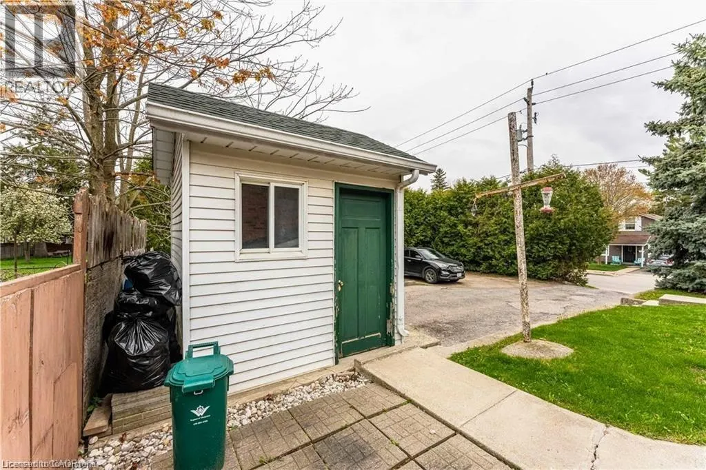 89 ELGIN Street N Unit# B, #B