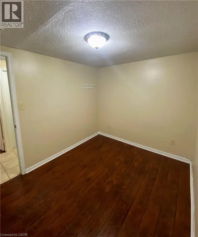 89 ELGIN Street N Unit# B, #B