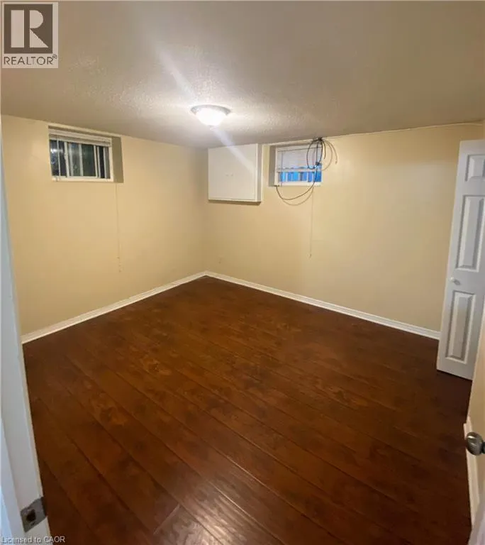 89 ELGIN Street N Unit# B, #B