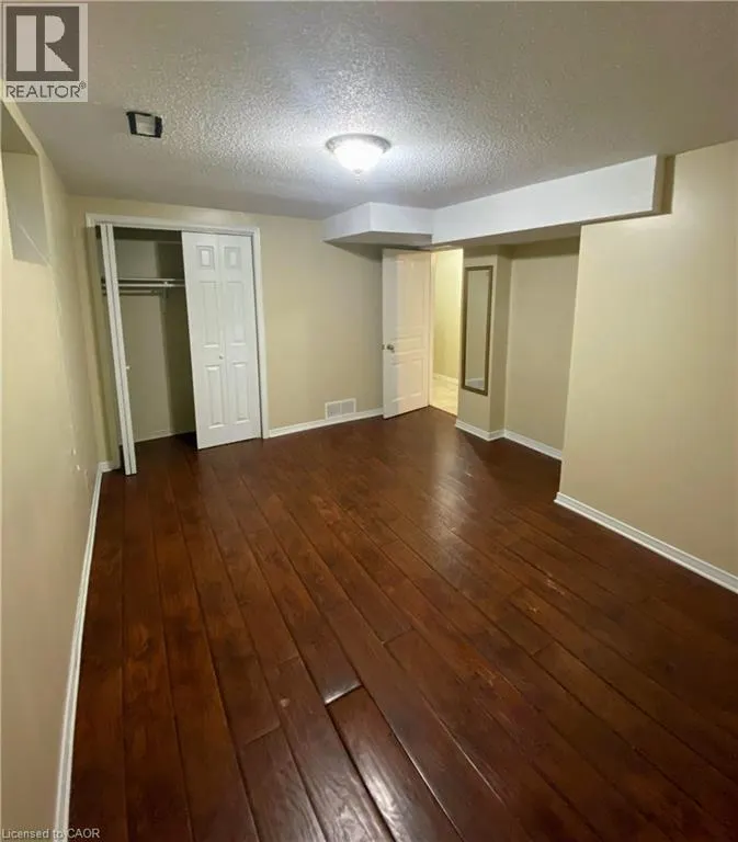 89 ELGIN Street N Unit# B, #B